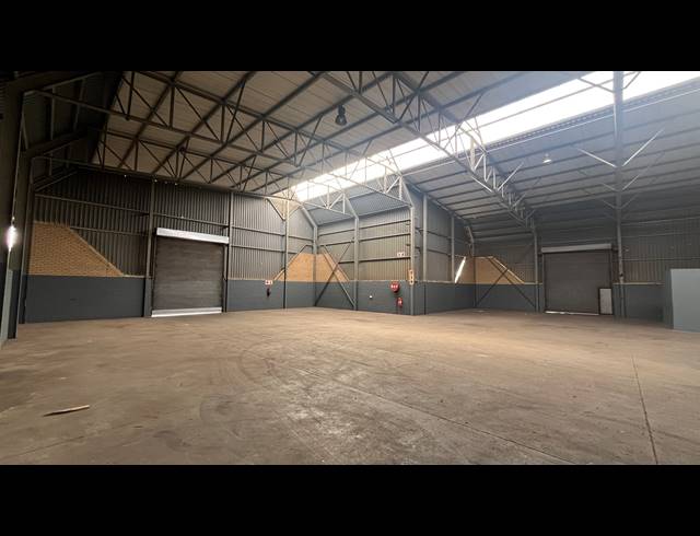 1,092M² WAREHOUSE TO LET IN SPARTAN